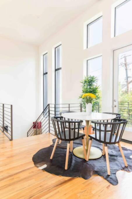 Glamorous Perfectly Located Luxury 2 Bed Townhome Dallas Eksteriør billede