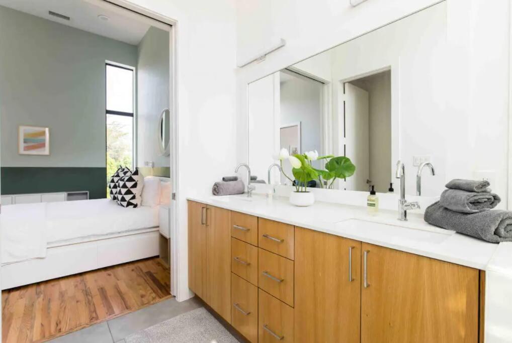 Glamorous Perfectly Located Luxury 2 Bed Townhome Dallas Eksteriør billede