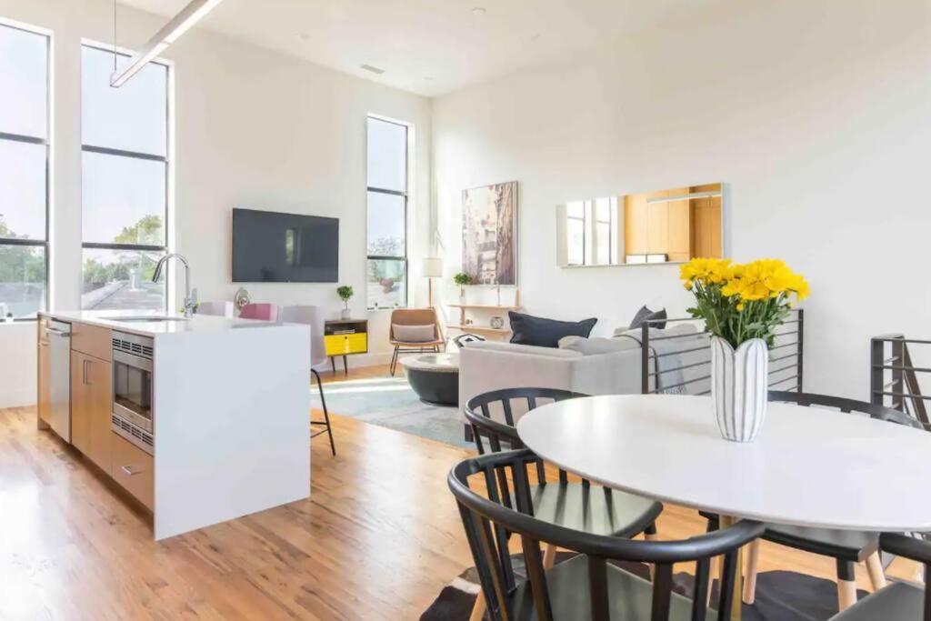Glamorous Perfectly Located Luxury 2 Bed Townhome Dallas Eksteriør billede