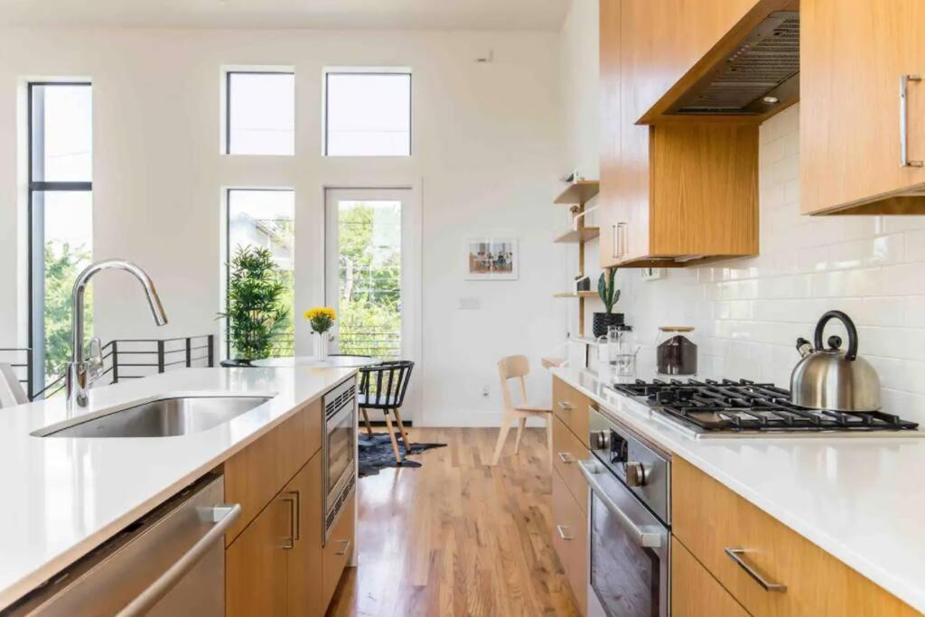 Glamorous Perfectly Located Luxury 2 Bed Townhome Dallas Eksteriør billede